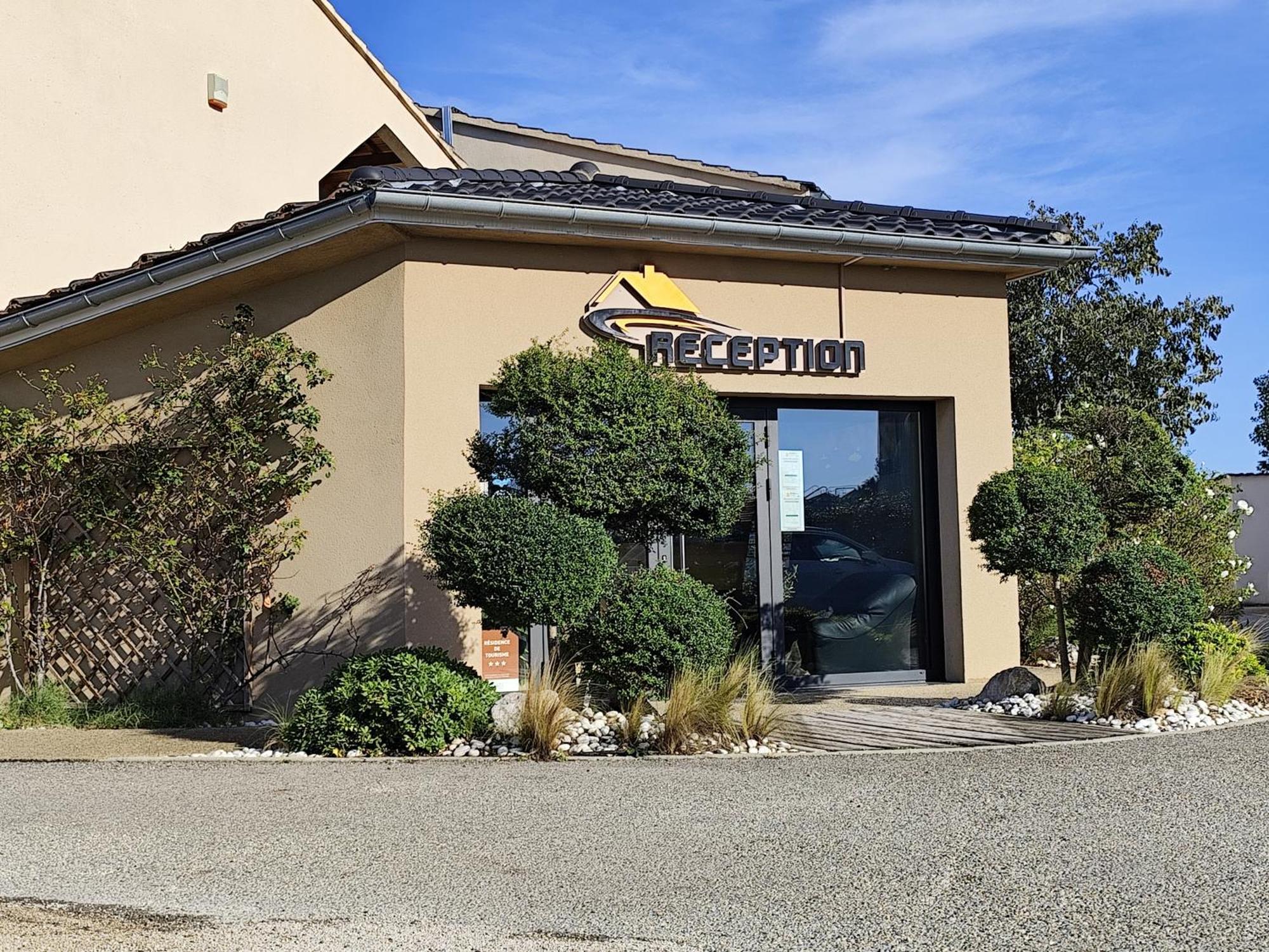 Appart'Hotel Residella House Room & Kitchen Avignon Le Pontet Екстериор снимка
