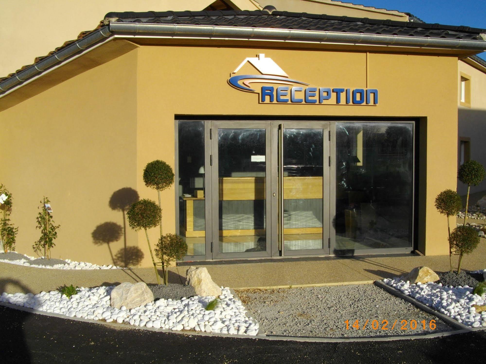 Appart'Hotel Residella House Room & Kitchen Avignon Le Pontet Екстериор снимка